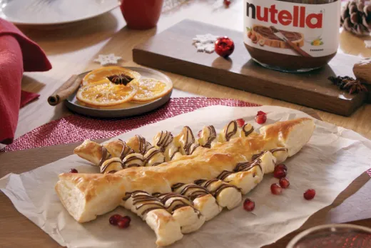 Новогодняя ёлочка из слоеного теста с NUTELLA®